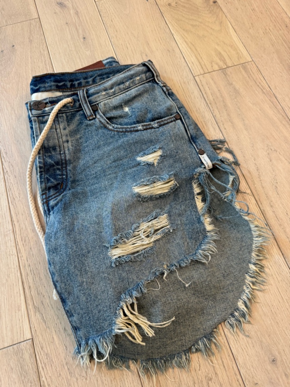 One Teaspoon Light Wash Denim Shorts with Contrast Stitching - Picture 9 of 9